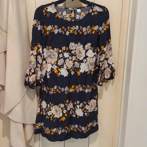 Old Navy Dresses & Skirts - Floral Dress